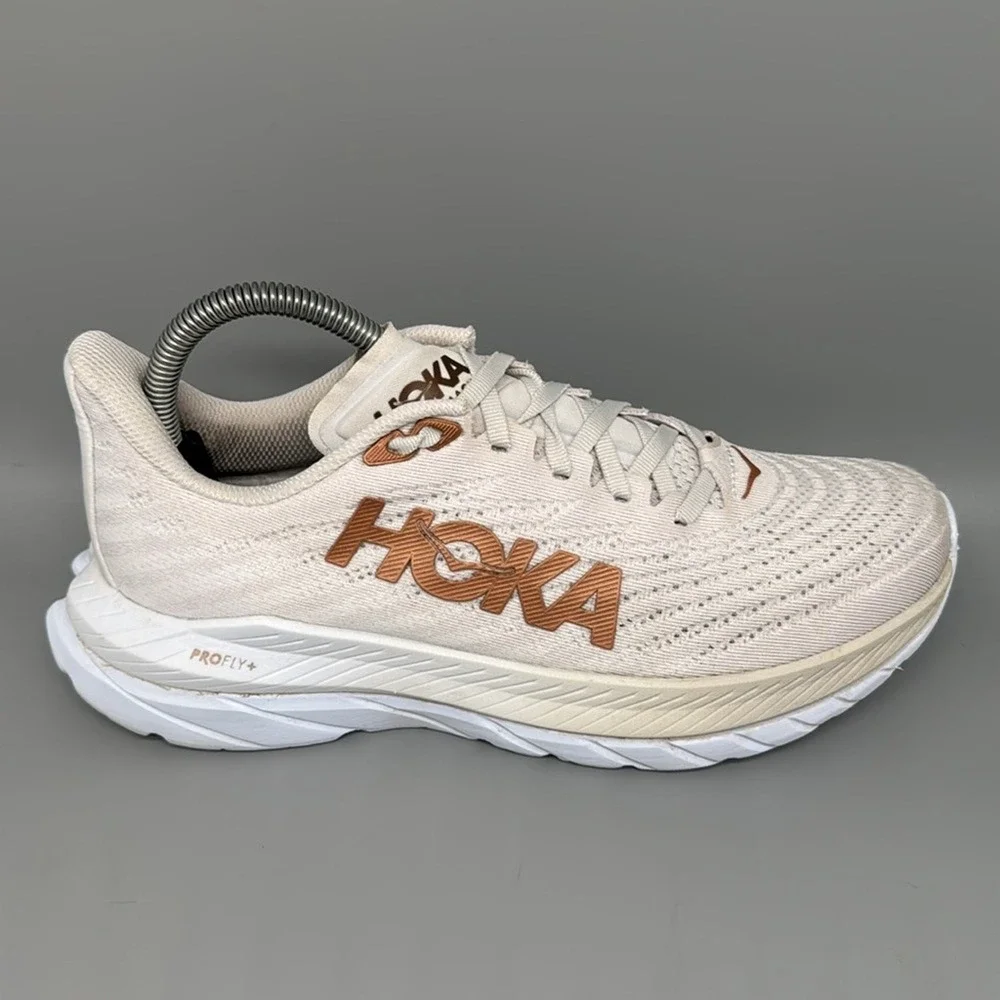 Hoka One One‎ Mach 5 Cream Bronze Running Shoes Women's Sz 8B